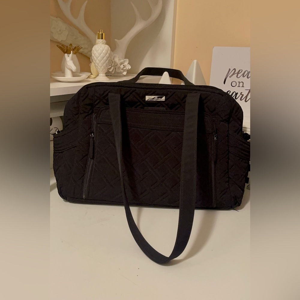 Vera Bradley large bag . Can use for handy bag or diaper bag new conditions